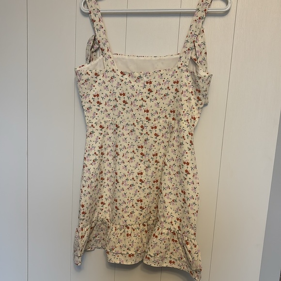 NWT.  Flirty Floral Mini - Picture 2 of 3